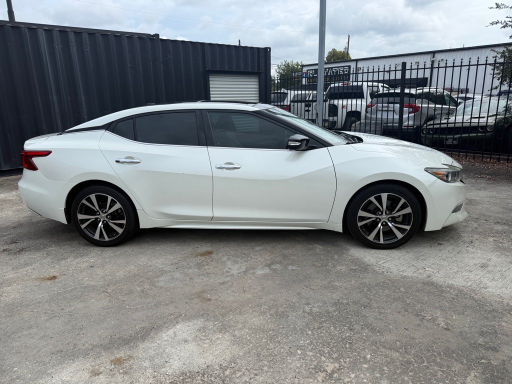 2016 Nissan Maxima Image 4