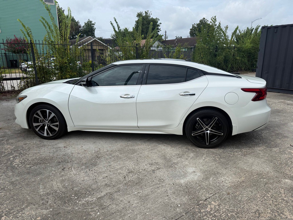 2016 Nissan Maxima Image 8