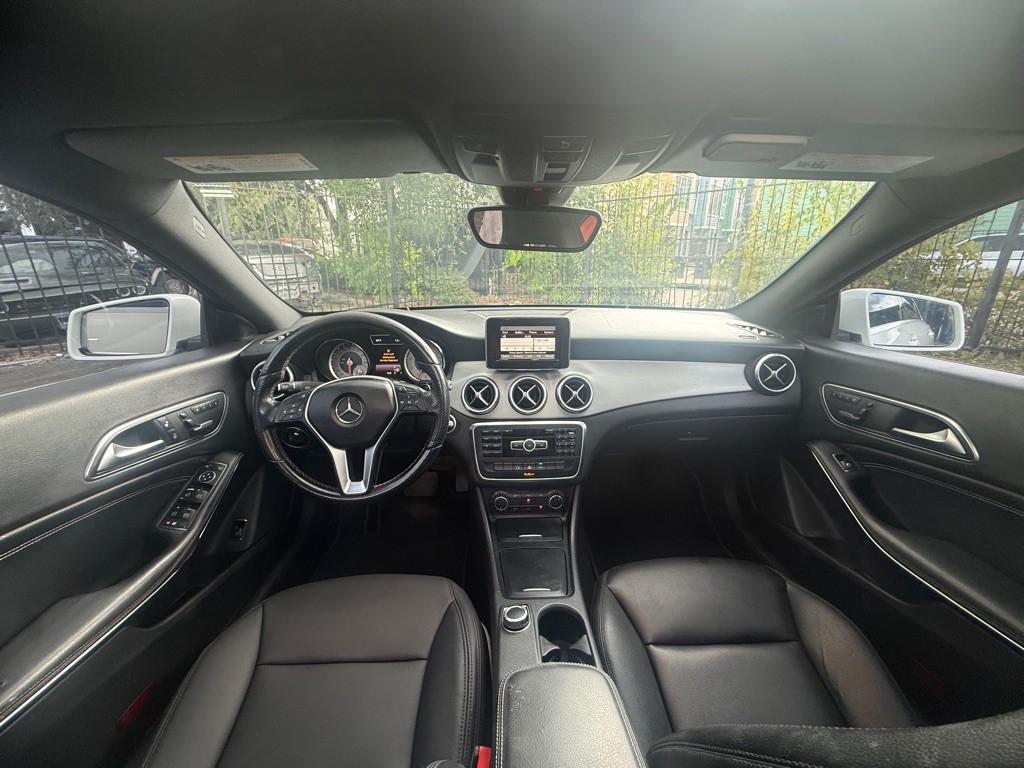 2014 Mercedes-Benz CLA-Class Image 18