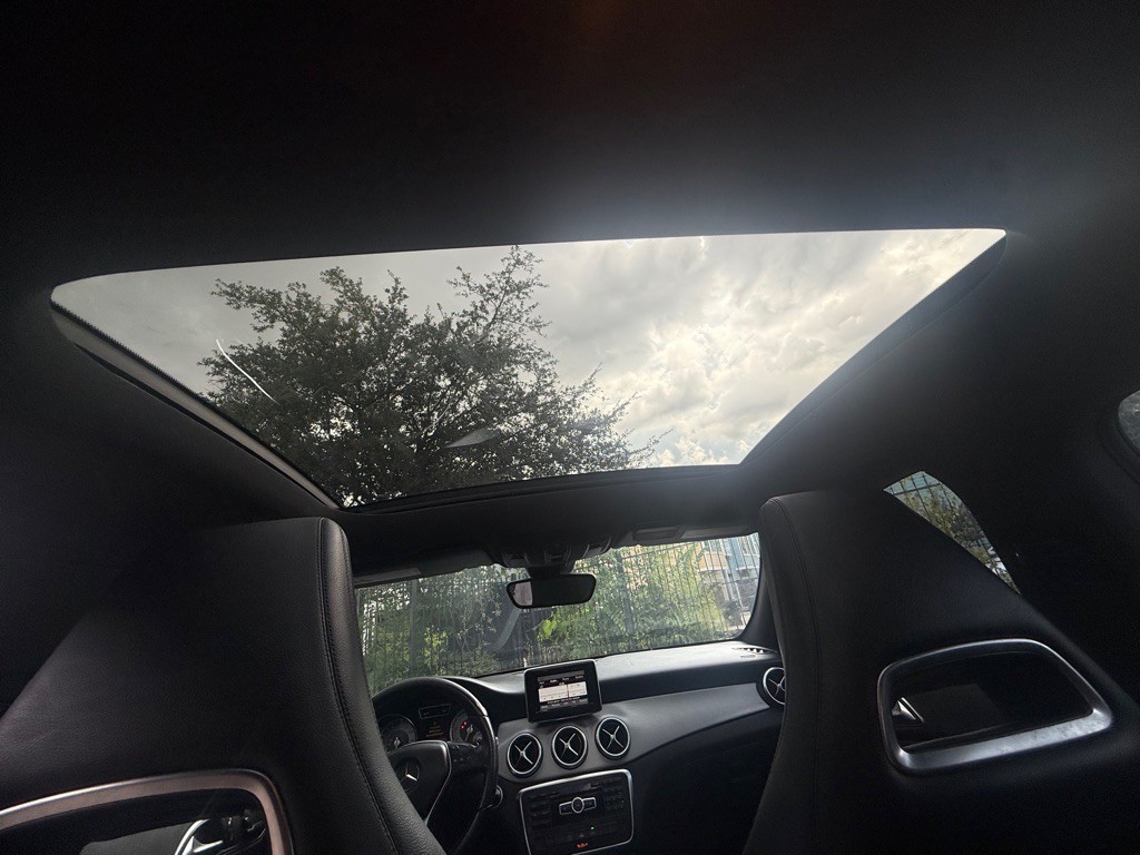 2014 Mercedes-Benz CLA-Class Image 19