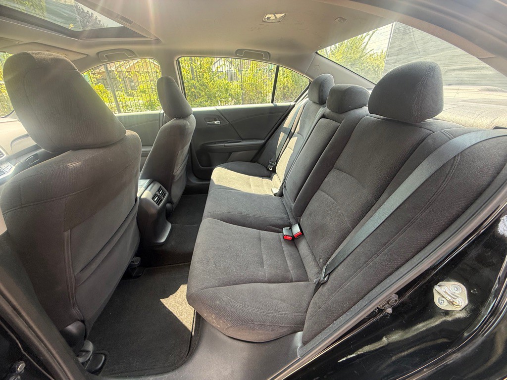 2015 Honda Accord Image 16