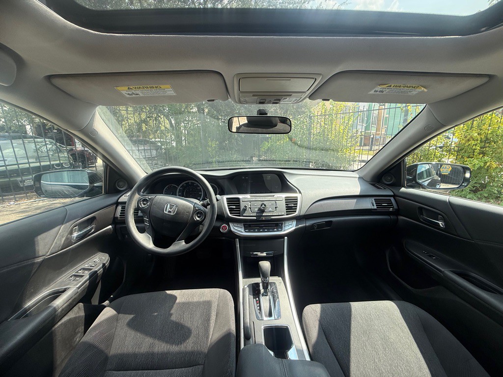 2015 Honda Accord Image 18