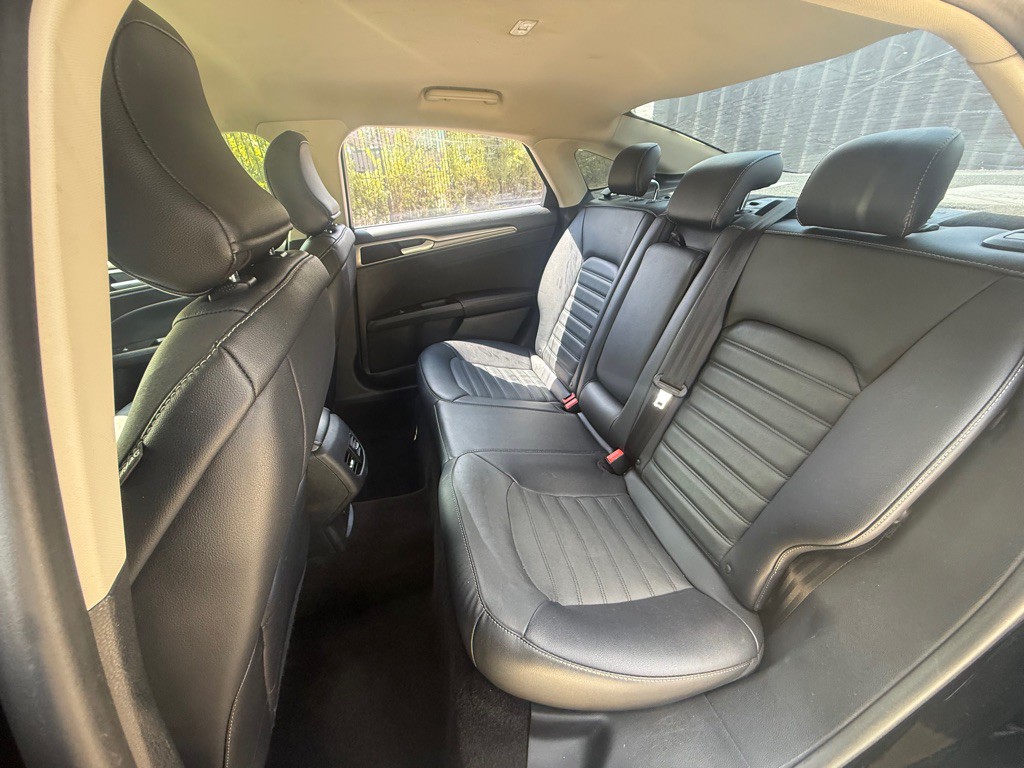 2018 Ford Fusion Image 16