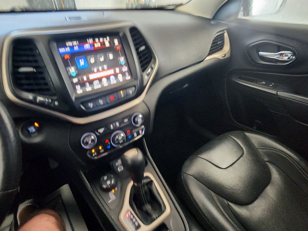 2016 Jeep Cherokee Image 15