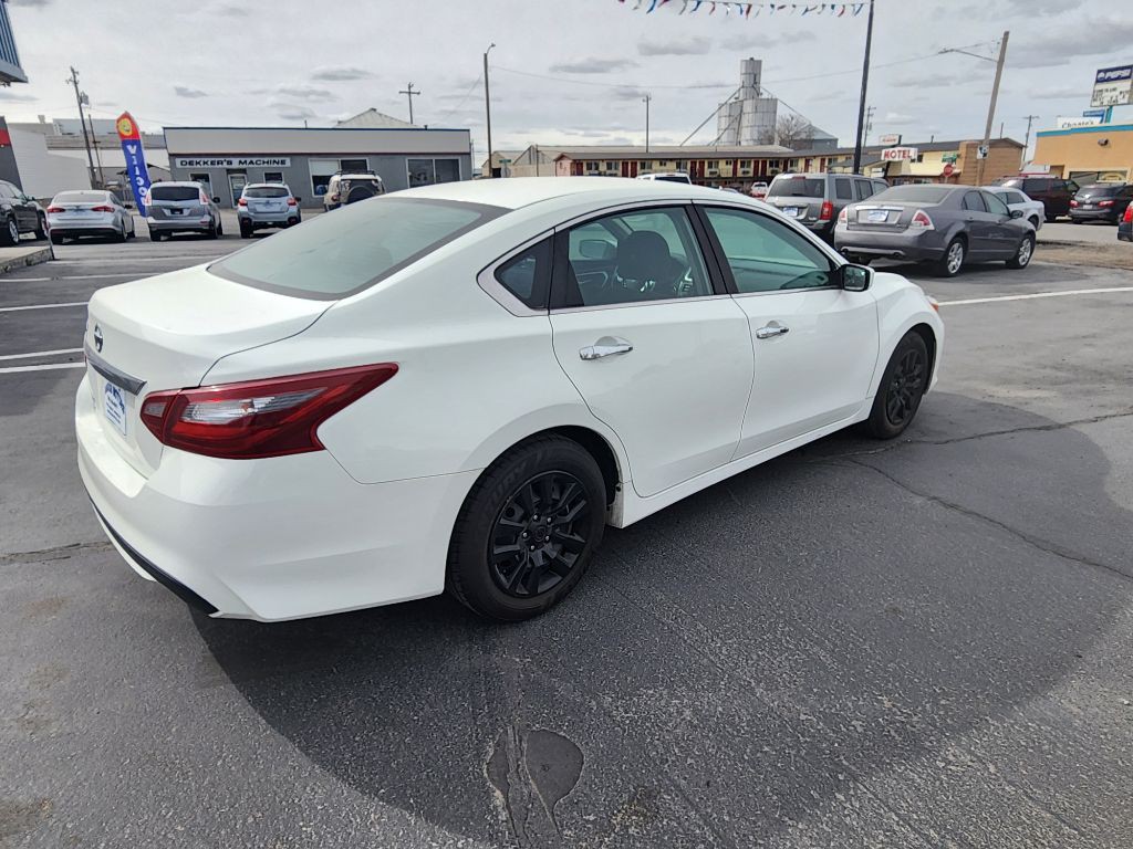 2018 Nissan Altima Image 2