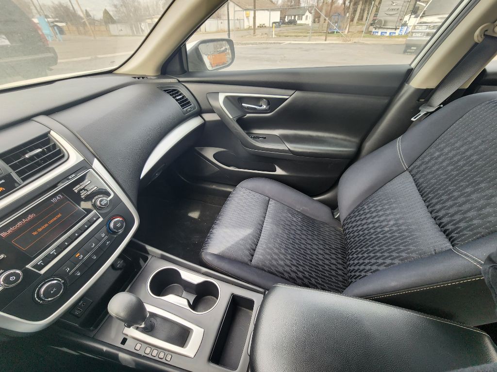 2018 Nissan Altima Image 9