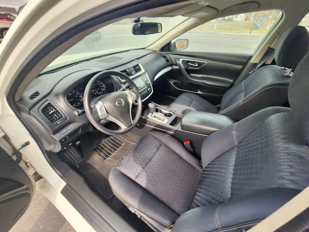 2018 Nissan Altima Image 11