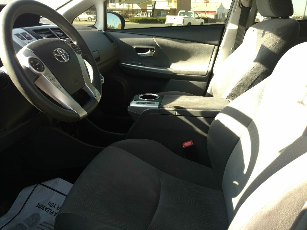 2012 Toyota Prius Image 8