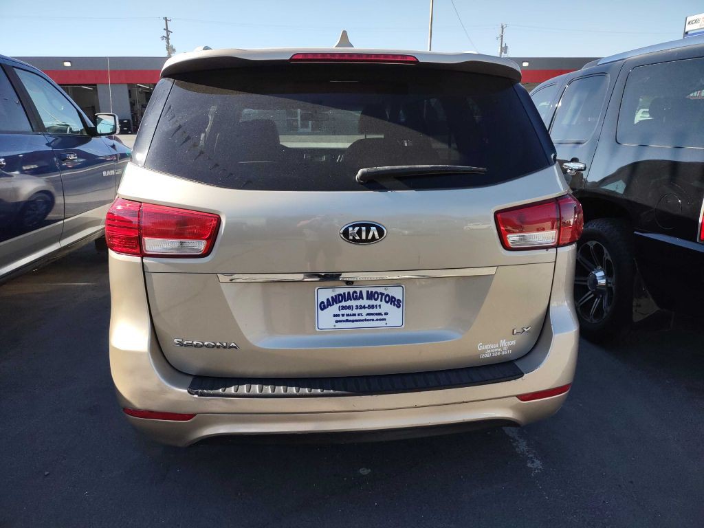 2015 Kia Sedona Image 2