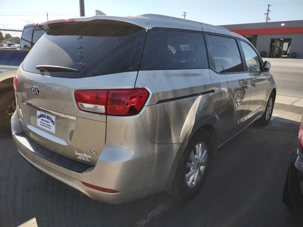 2015 Kia Sedona Image 3