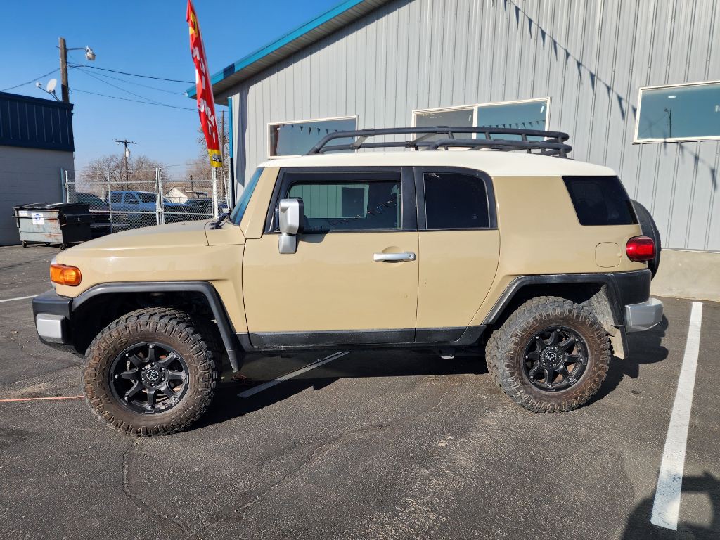 2012 Toyota FJ Cruiser Image 1