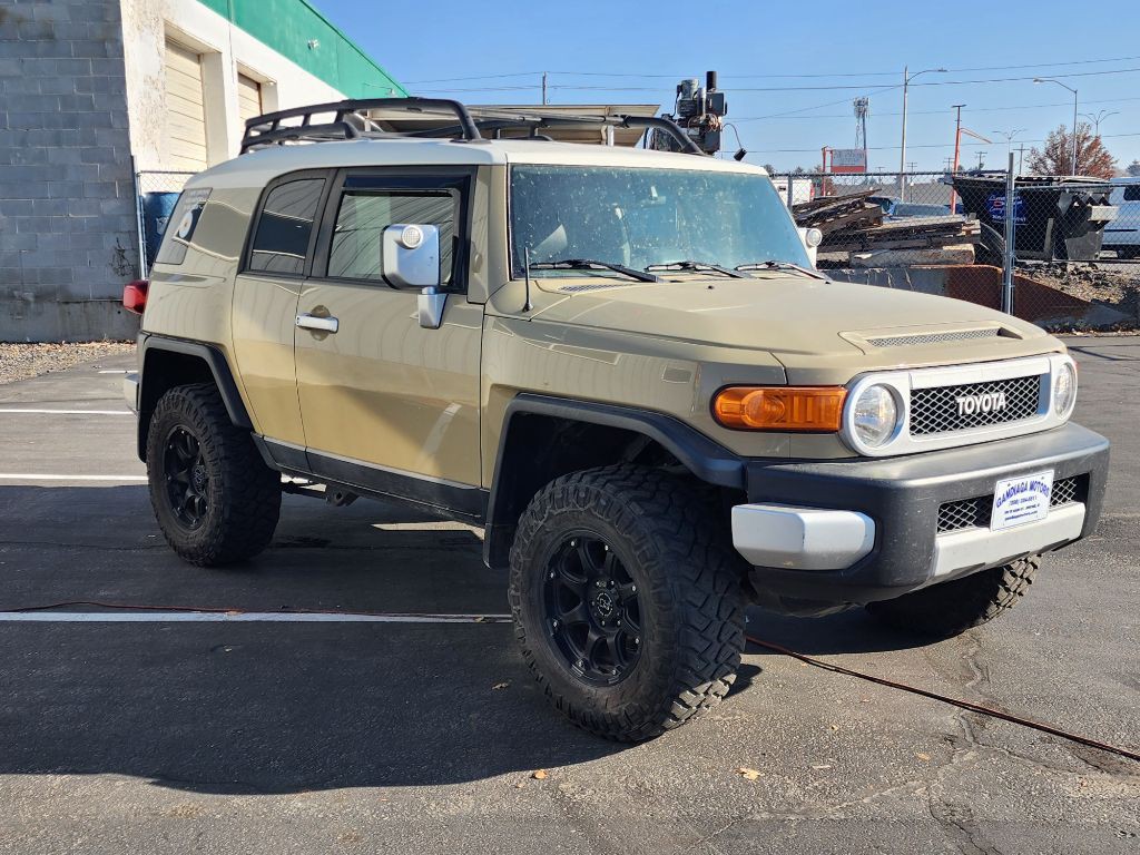 2012 Toyota FJ Cruiser Image 2
