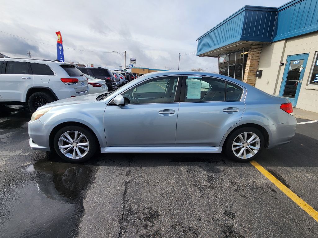 2013 Subaru Legacy Image 2