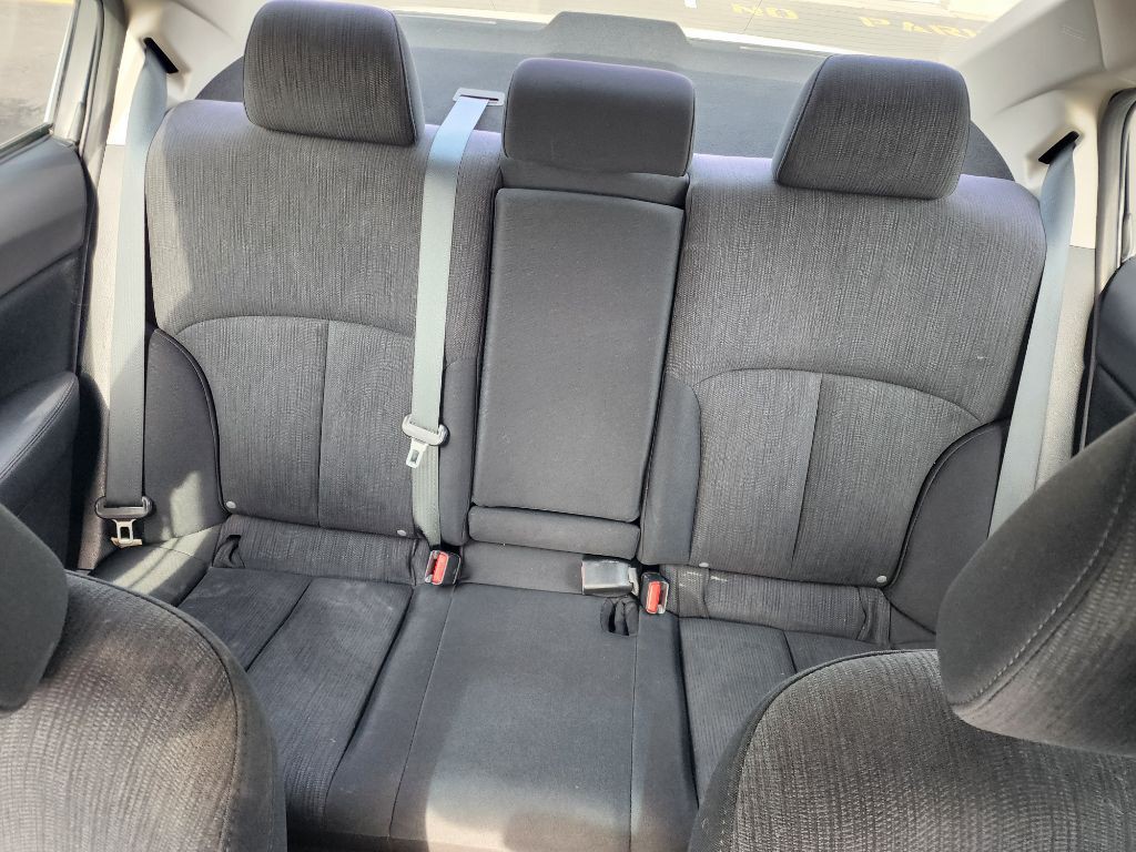 2013 Subaru Legacy Image 9