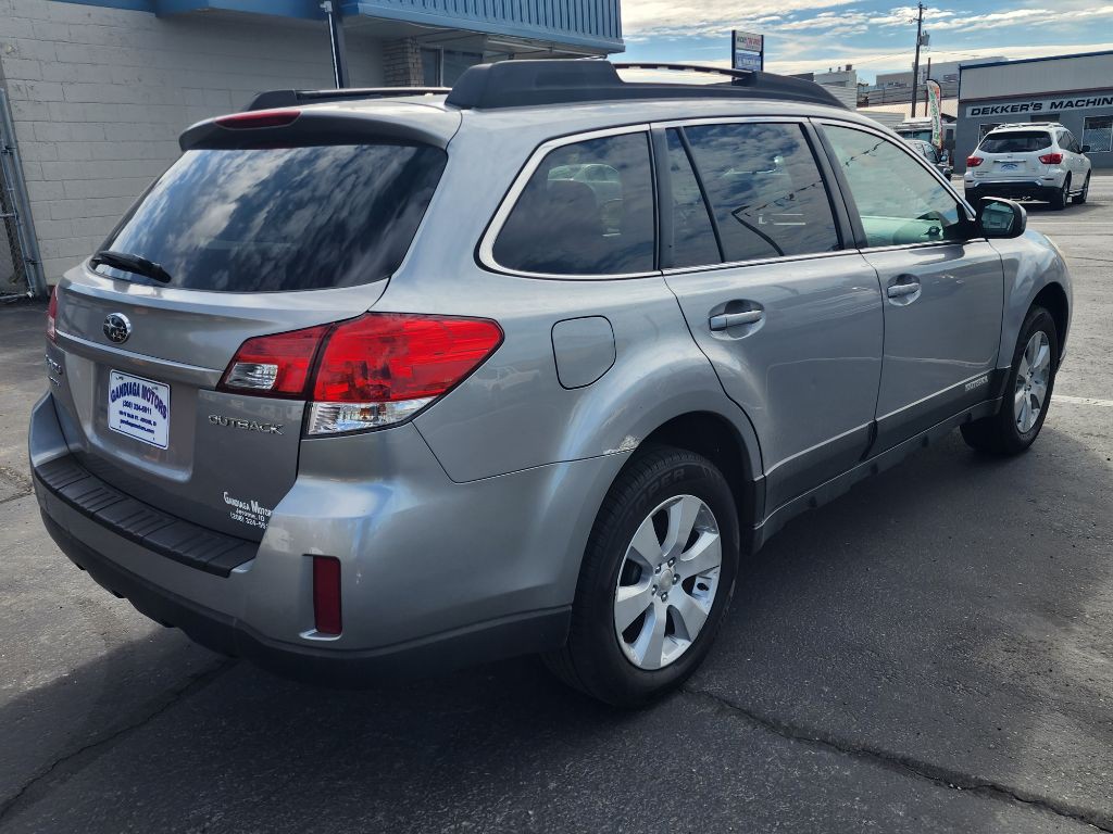 2011 Subaru Outback Image 4