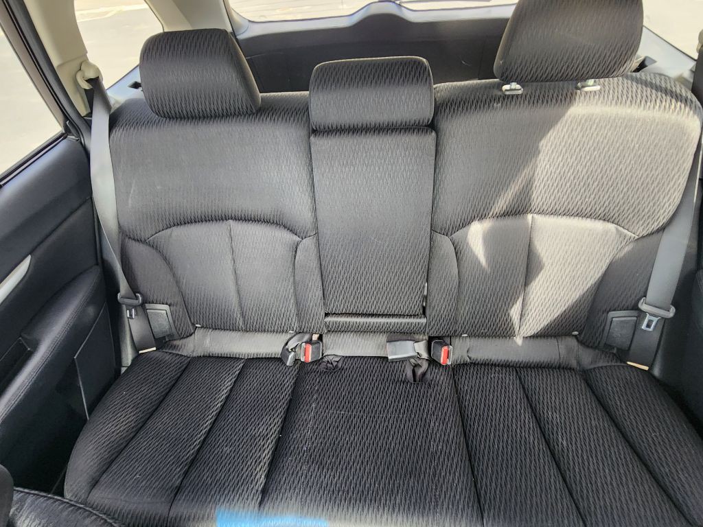 2011 Subaru Outback Image 9