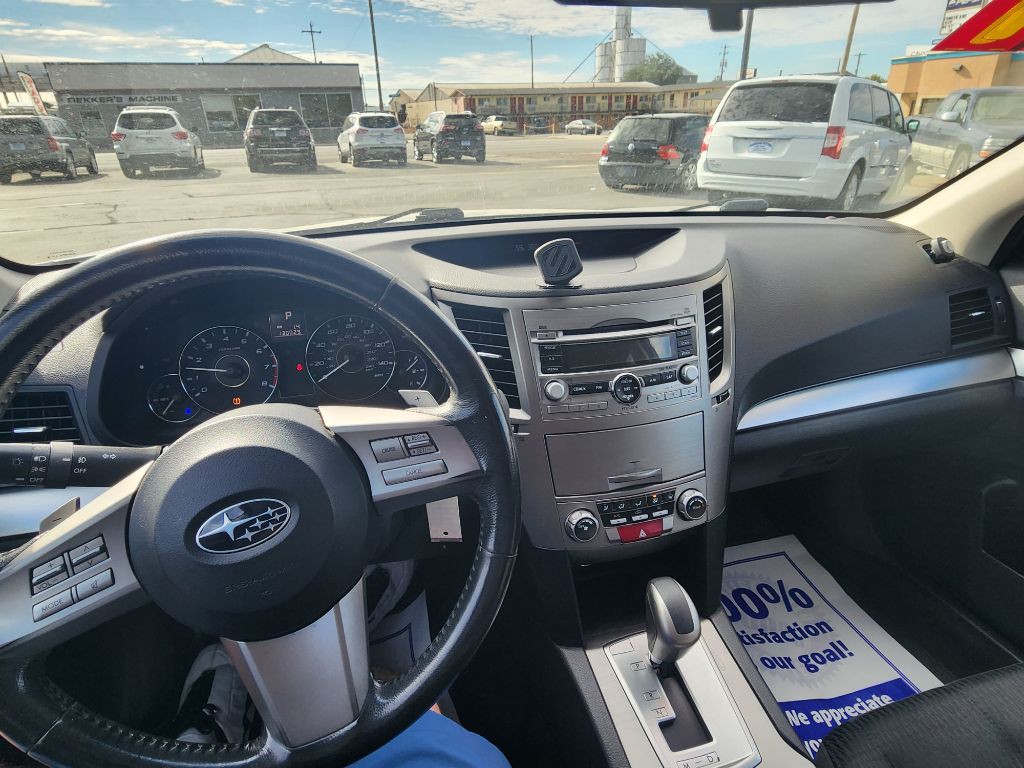 2011 Subaru Outback Image 11