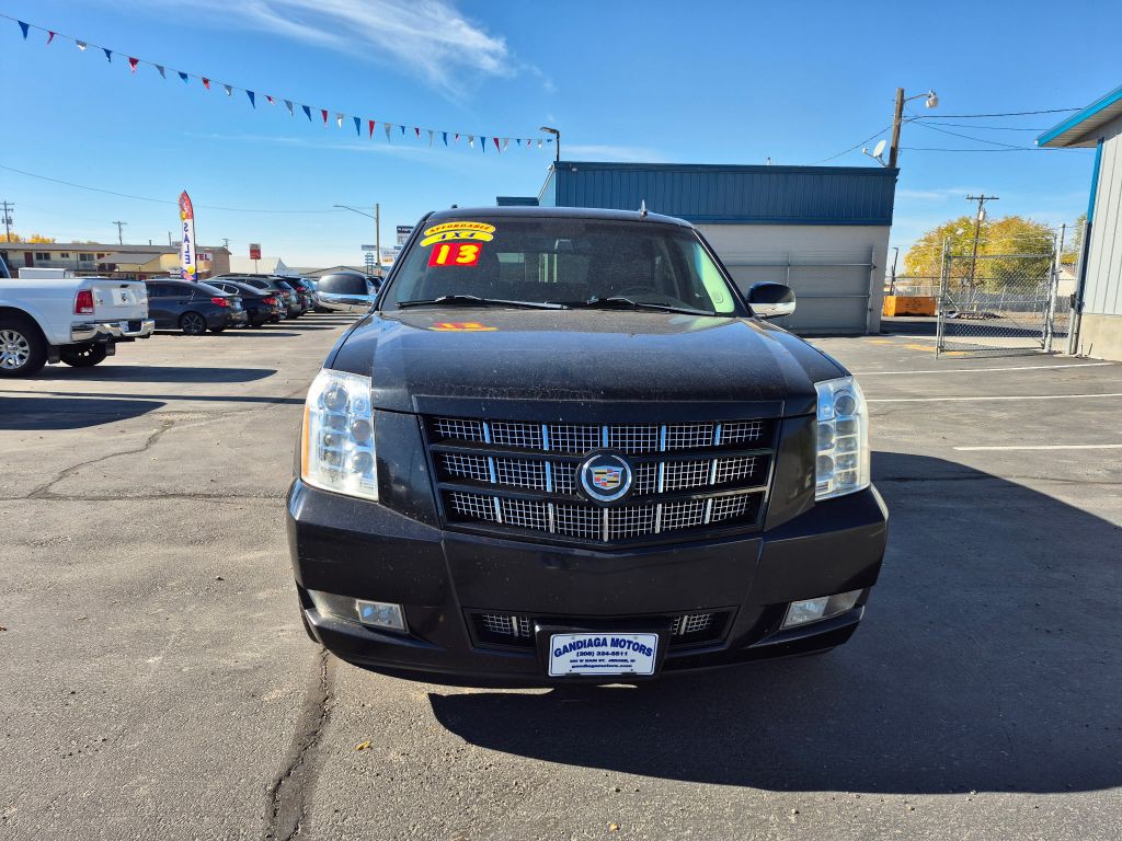 2013 Cadillac Escalade Image 2