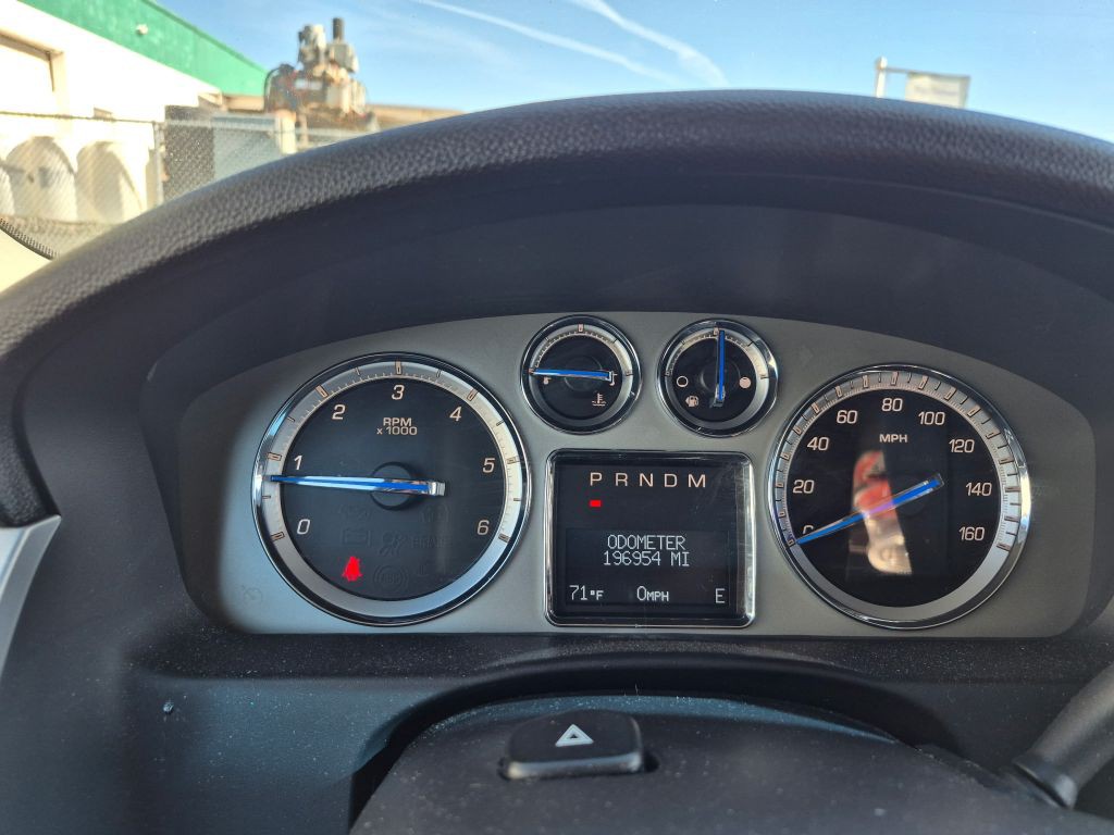 2013 Cadillac Escalade Image 12