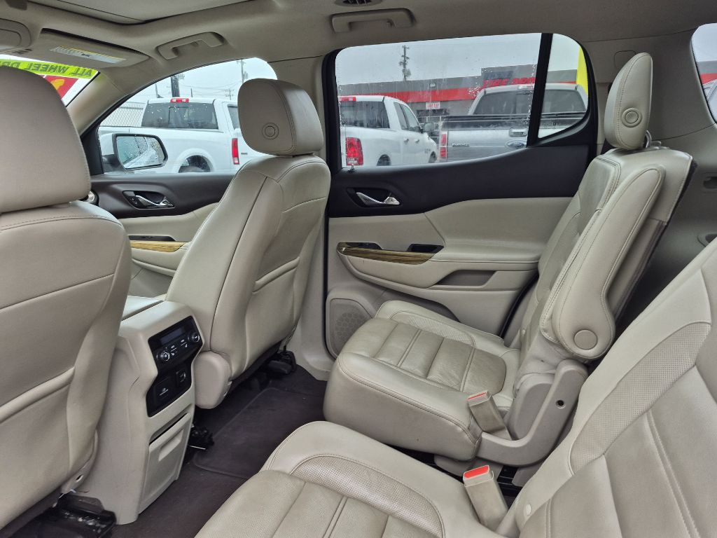 2018 GMC Acadia Image 2