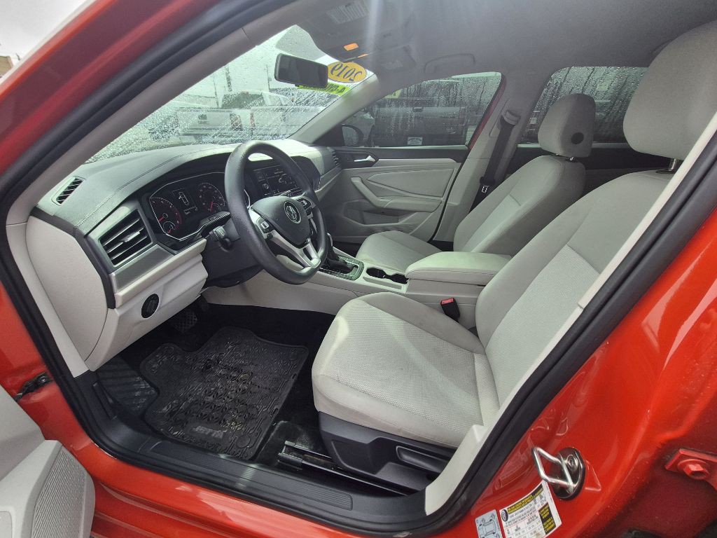 2019 Volkswagen Jetta Image 2