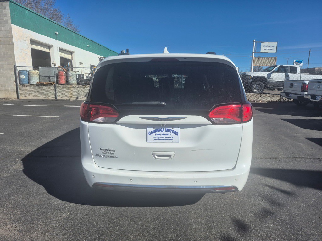 2019 Chrysler Pacifica Image 6