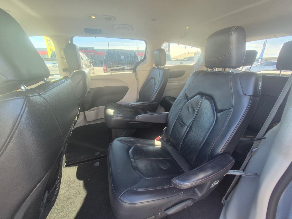 2019 Chrysler Pacifica Image 8