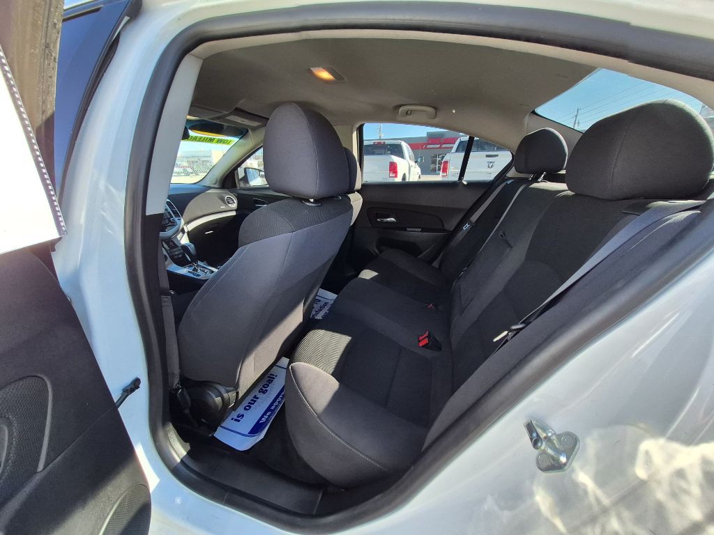 2015 Chevrolet Cruze Image 3