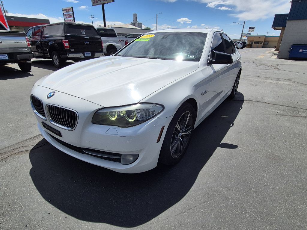 2011 BMW 5 Series Image 9