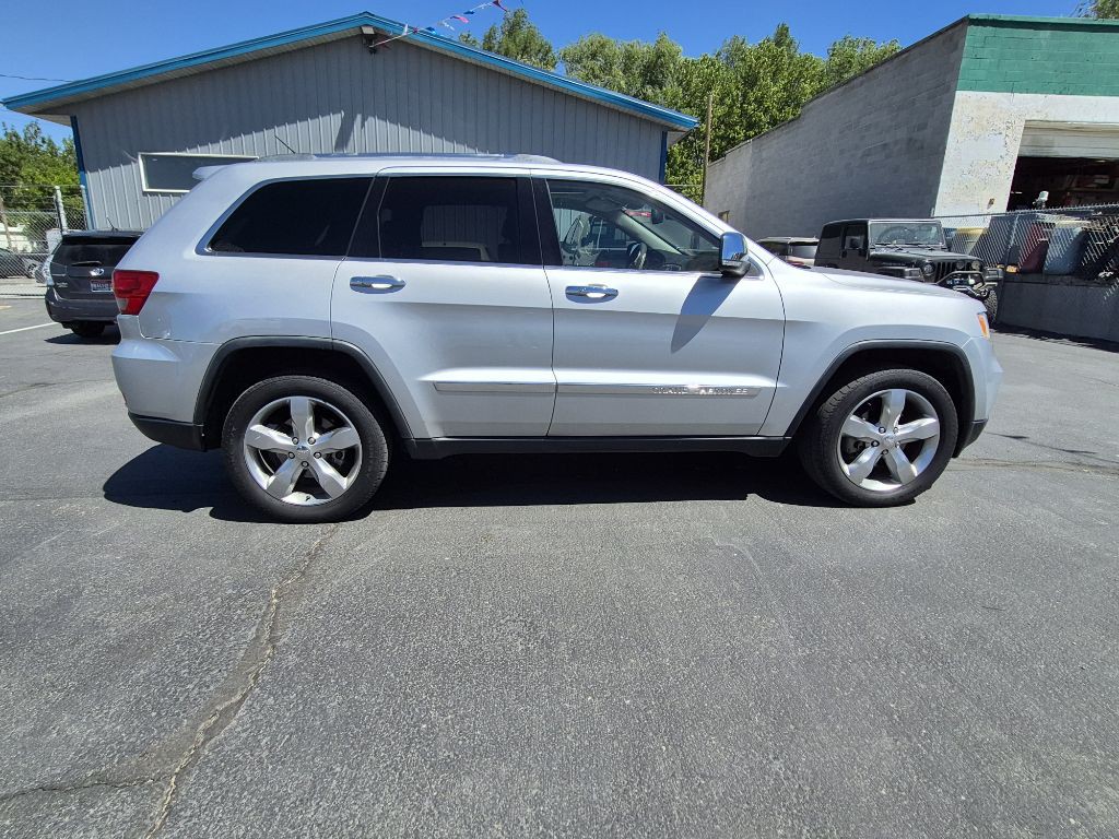 2011 Jeep Grand Cherokee Image 8