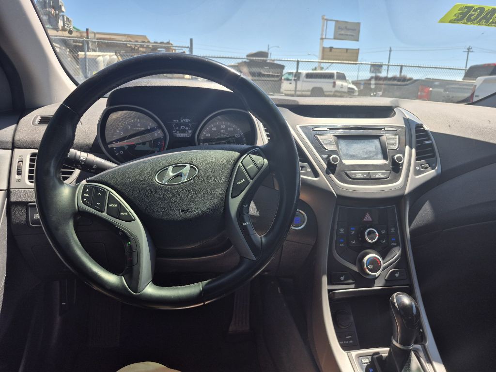 2016 Hyundai Elantra Image 2