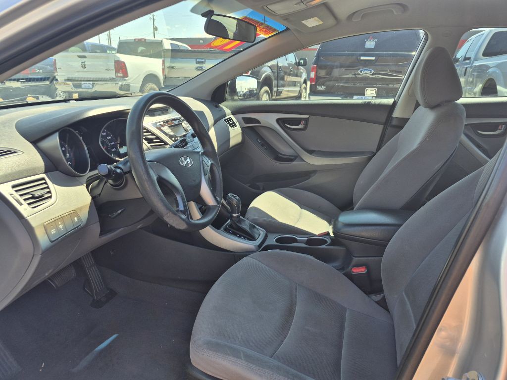 2016 Hyundai Elantra Image 3