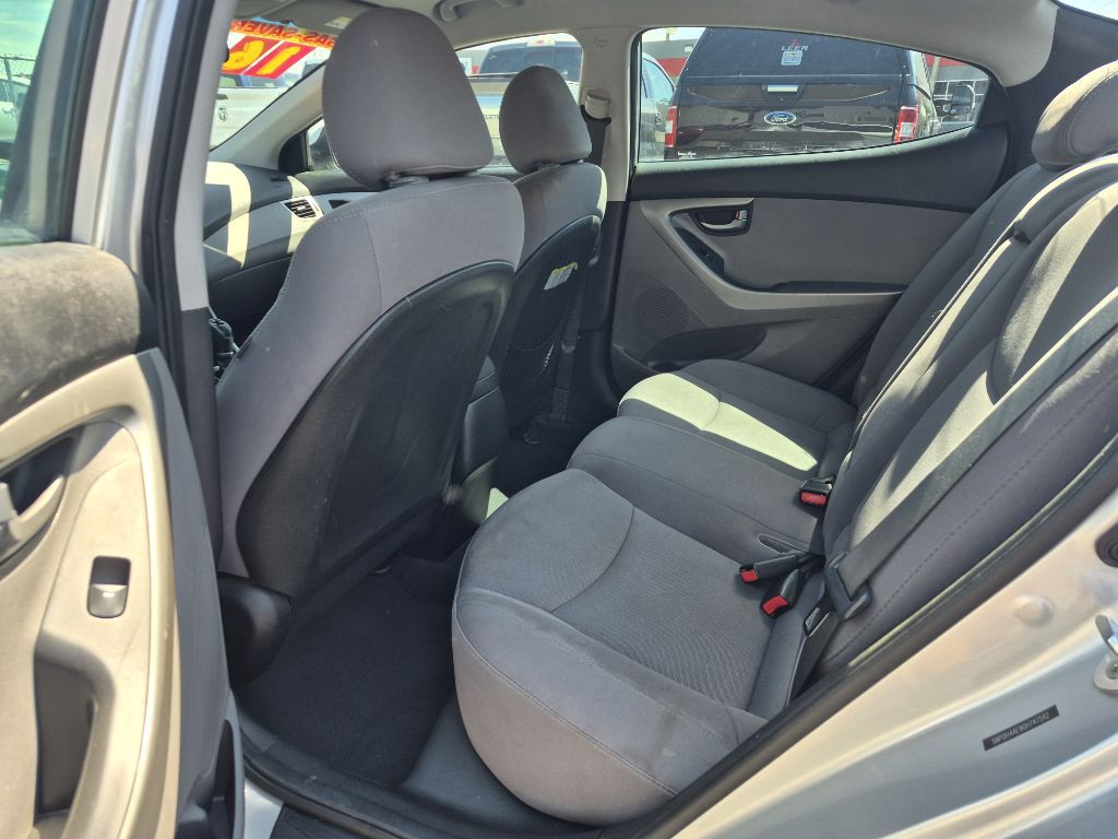 2016 Hyundai Elantra Image 4