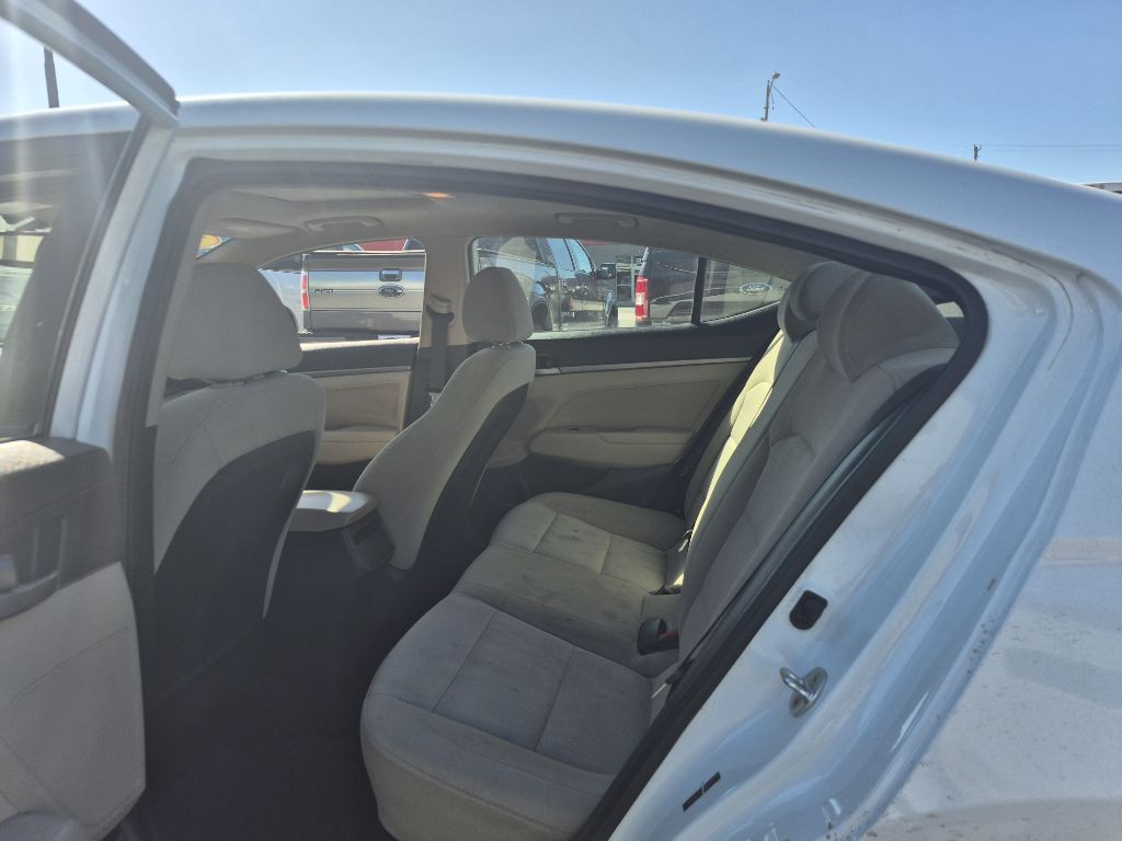 2018 Hyundai Elantra Image 4