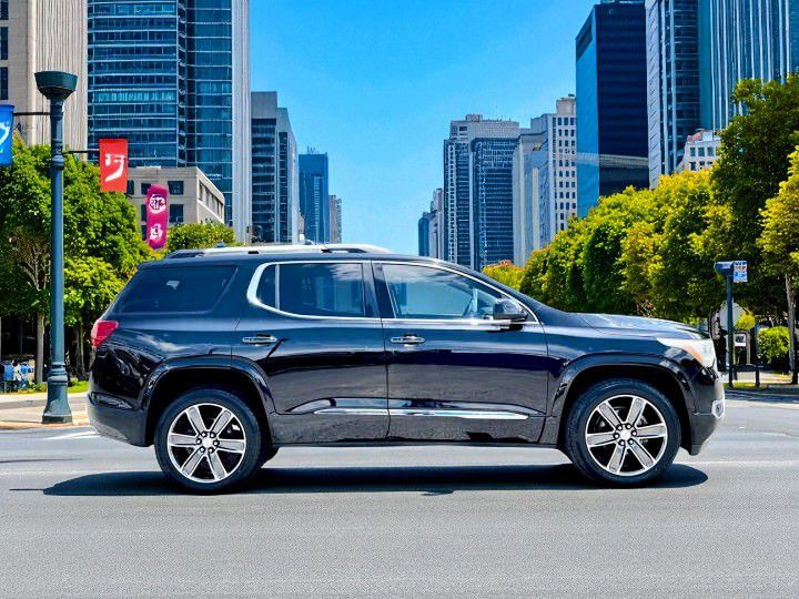 2019 GMC Acadia Image 2