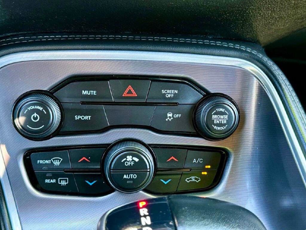 2021 Dodge Challenger Image 24