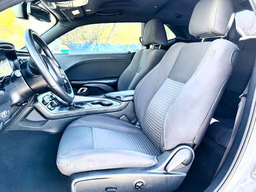 2019 Dodge Challenger Image 11
