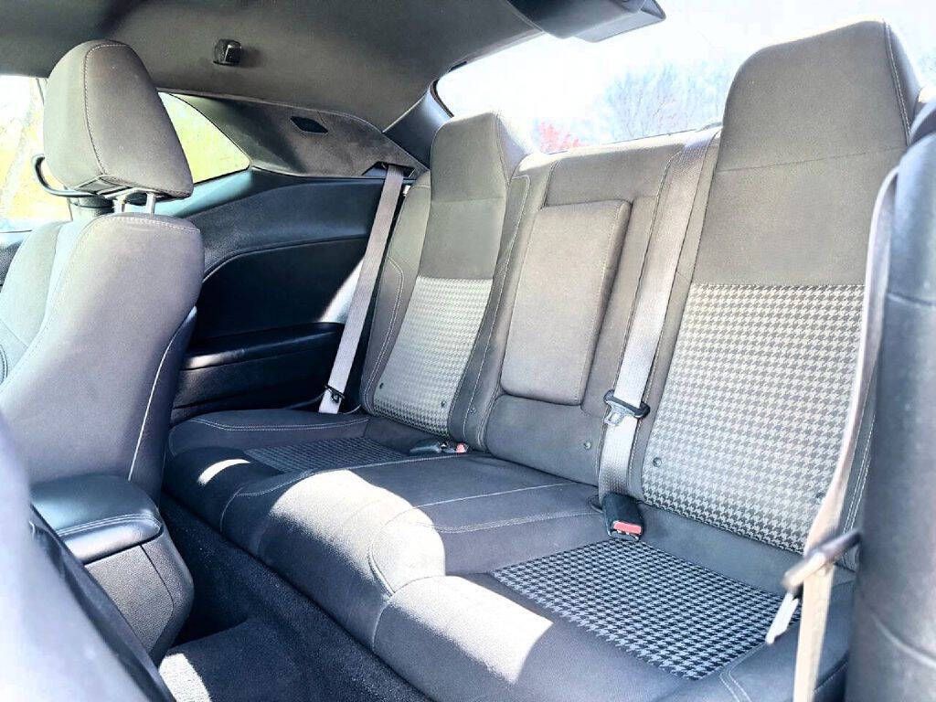 2019 Dodge Challenger Image 12