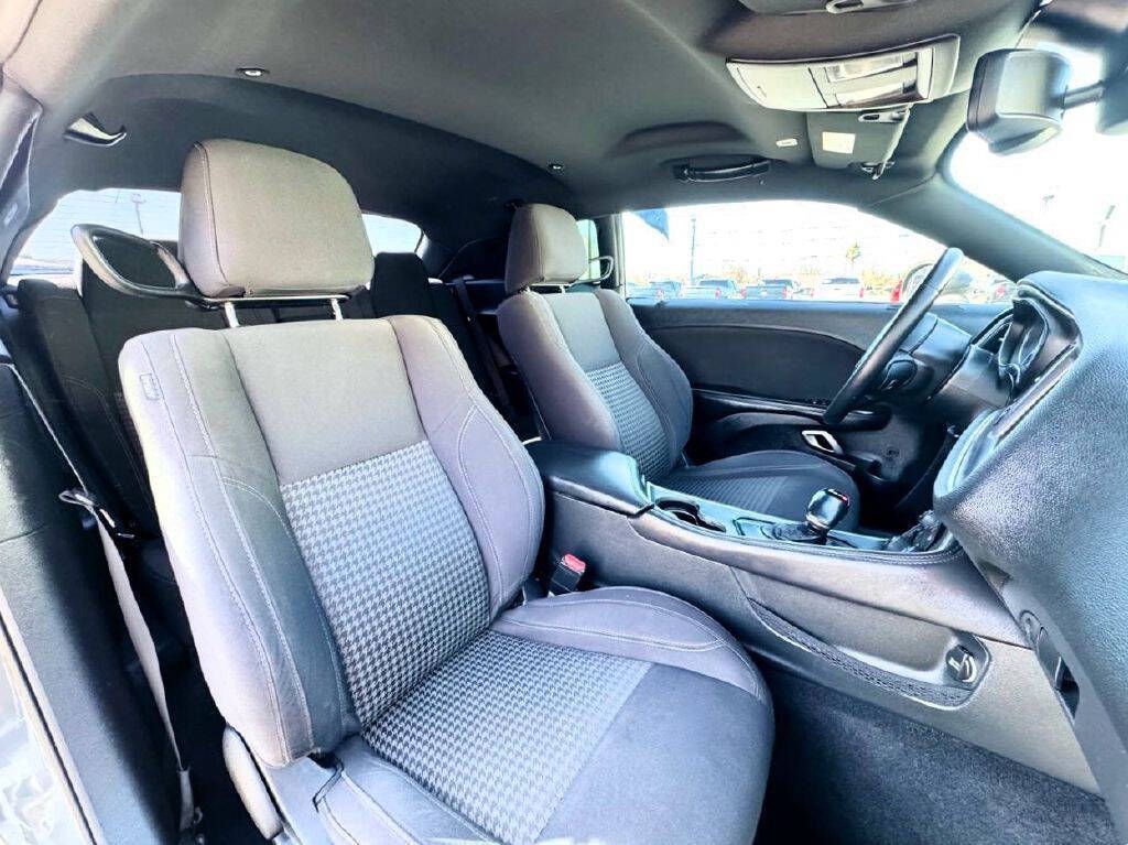 2019 Dodge Challenger Image 14
