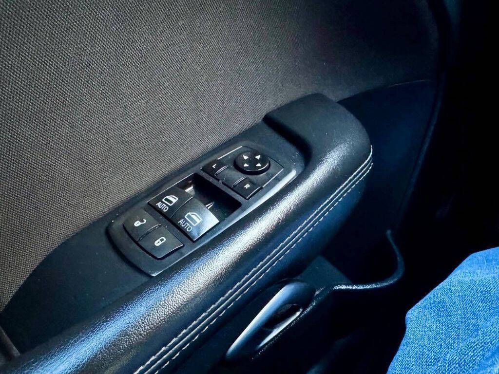 2019 Dodge Challenger Image 17