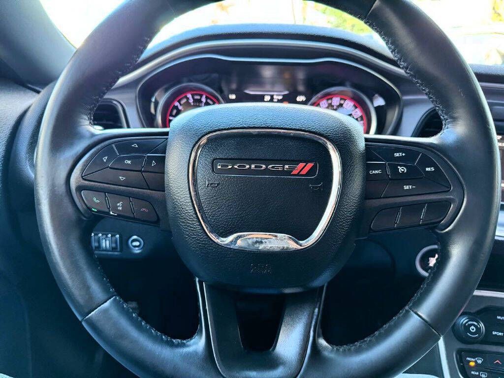 2019 Dodge Challenger Image 19