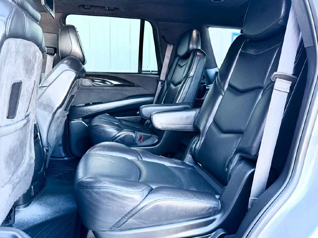 2017 Cadillac Escalade Image 13