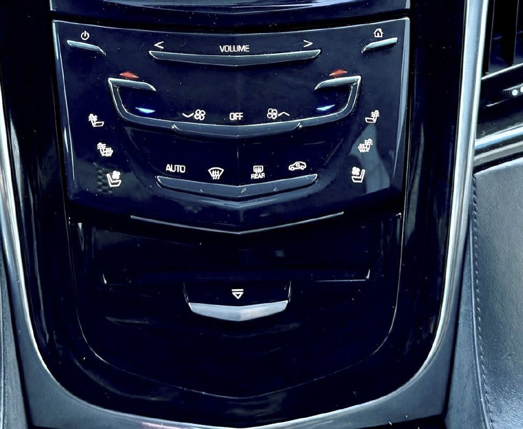 2017 Cadillac Escalade Image 33