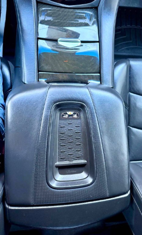 2017 Cadillac Escalade Image 34