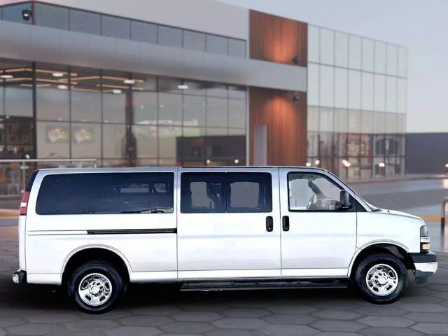 2019 Chevrolet Express Image 2