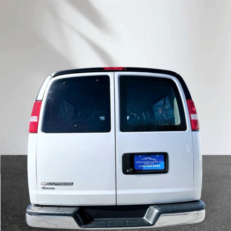 2019 Chevrolet Express Image 4