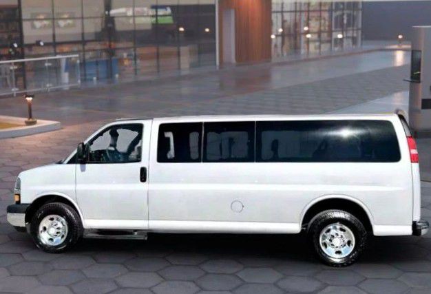2019 Chevrolet Express Image 6