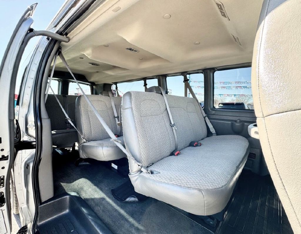 2019 Chevrolet Express Image 14