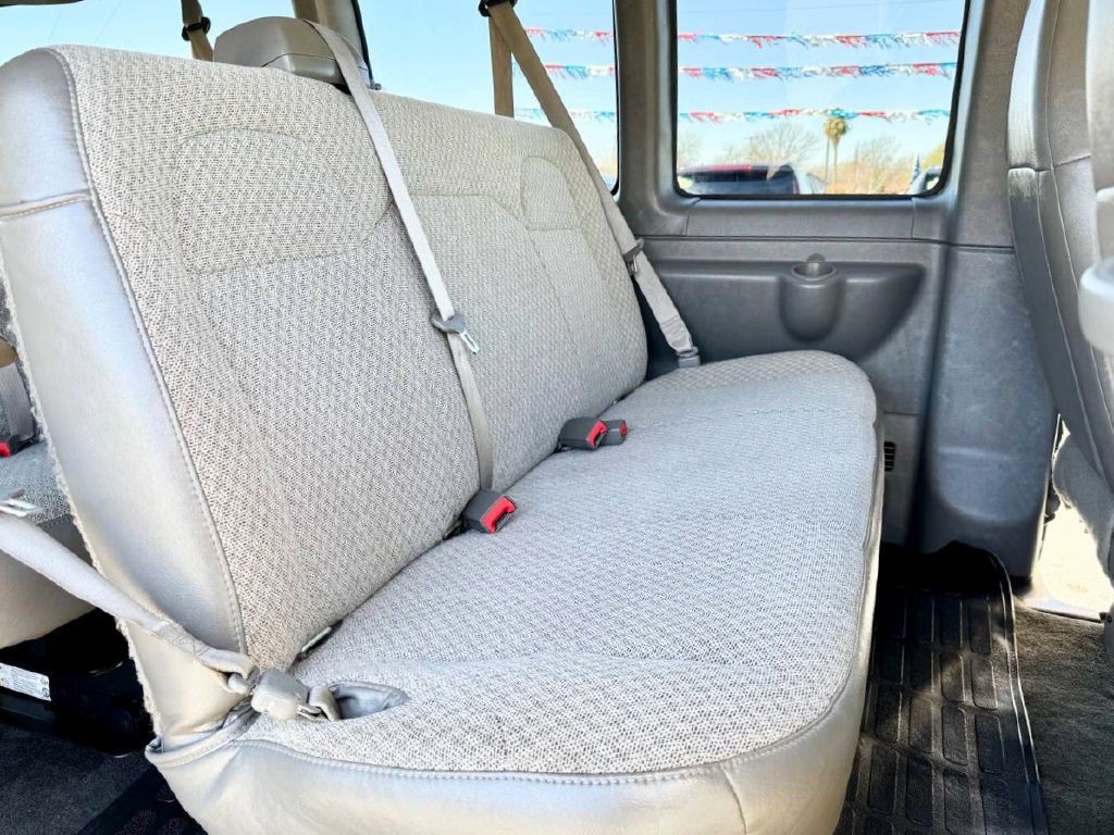 2019 Chevrolet Express Image 15