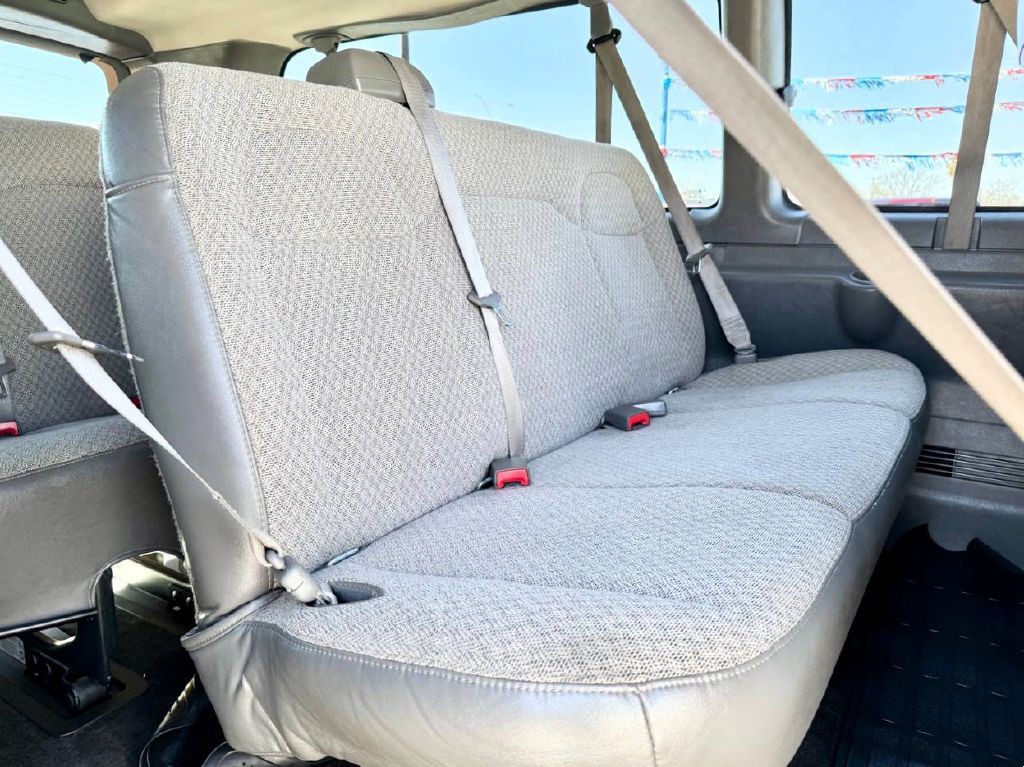 2019 Chevrolet Express Image 16